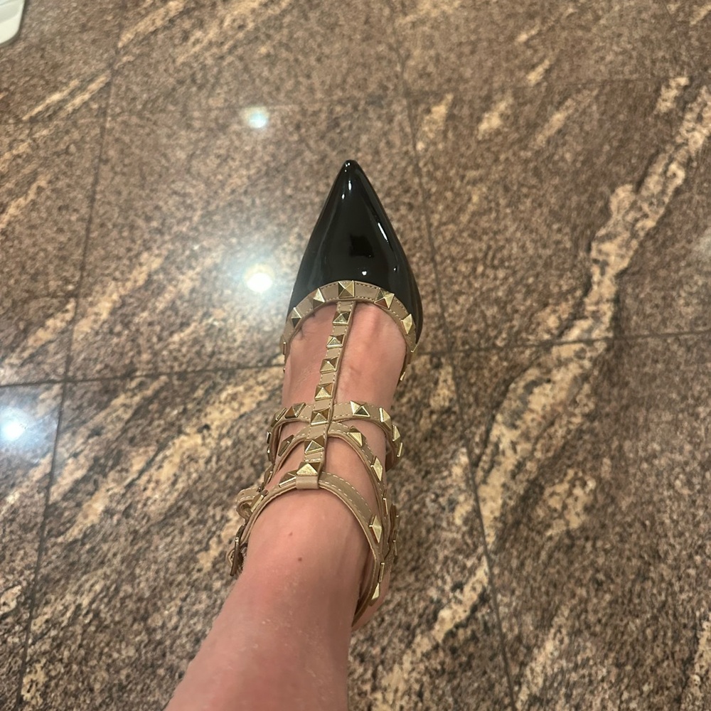 Jessica Simpson Black and Tan Studded Heels